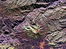Immagine radar spaziale del vulcano Galeras. Città di Pasto in basso