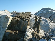 Ένα μικρό ανάχωμα στο μονοπάτι Baranof Cross-Island Trail, Αλάσκα.