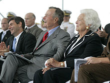 George și Barbara Bush participă la ceremonia de botez a navei USS George H.W. Bush (CVN-77 6), octombrie 2006.  