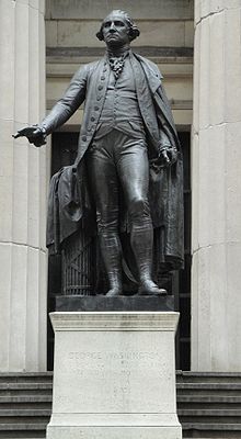 Standbeeld van George Washington voor de Federal Hall, waar hij voor het eerst werd ingehuldigd als president.