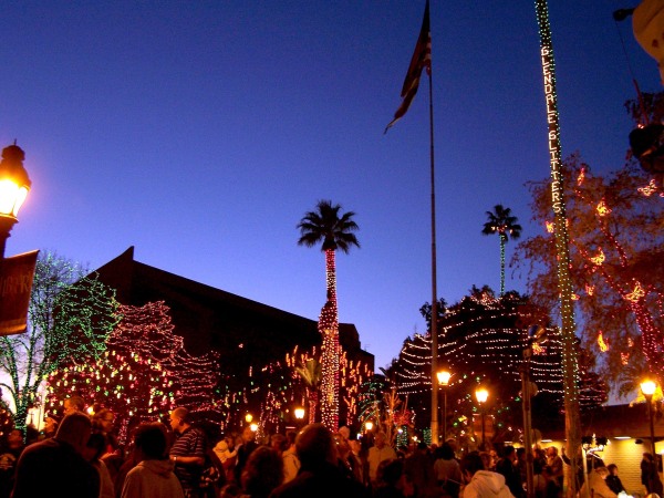 Downtown Glendale med Glendale Glitters omkring jul