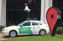 Een van de auto's die de foto's maakt voor Google Street View.  