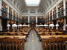 Sala de leitura da biblioteca da Universidade de Graz.