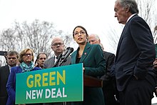 Yhdysvaltain edustaja Alexandria Ocasio-Cortez puhuu Green New Dealista helmikuussa 2019.