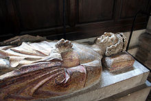El monumento funerario de Guillermo Espada Larga en la catedral de Rouen, Francia. El monumento es del siglo XIV.  