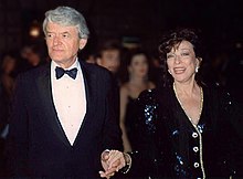 Holbrook en Dixie Carter bij de 41e Emmy Awards, 1990  