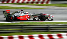 Hamilton rijdt voor McLaren tijdens de Grand Prix van Maleisië in 2009.