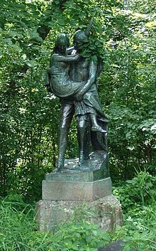 Hiawatha and Minnehaha, sculpture by Jacob Fjelde in Minnehaha Park in Minneapolis.