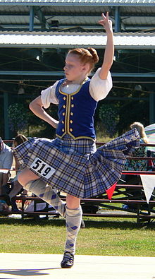 Danser ved et highland games  