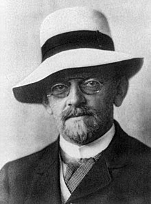 David Hilbert. Foto tirada em 1912.