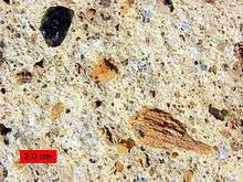 18,5 milionu let starý tuf odkrytý v Hole in the Wall, Mojave National Preserve, Kalifornie.  