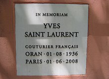 Memorial plaque for Yves Saint Laurent in the Jardin Majorelle