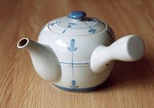 Japanese yokode-kyūsu type teapot
