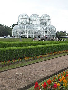Ett växthus i Curitibas botaniska trädgård i Curitiba, Brasilien.  