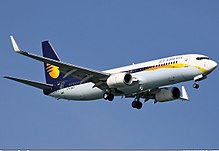 捷特航空波音737-800型飞机在樟宜机场降落。