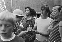 Johan Cruyff with fans (1982)