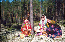 Self-sufficiency is also achieved by gathering, traditionally carried out by women (Khanty in Western Siberia, 2013).