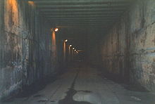 Wnętrze metra, patrząc od strony południowej (kwiecień 2004).