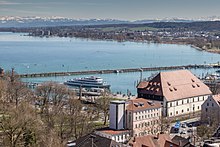 View from the cathedral tower to the harbour and the Konstanz funnel, on the right the Konzilsgebäude. In the background Kreuzlingen