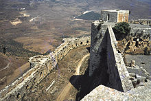 Vista sobre as paredes de Krak des Chavaliers, perto da fortaleza impenetrável dos cruzados.