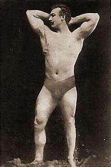 Launceston Elliot, winnaar van het eenarmige gewichtheffen, was populair bij het Griekse publiek, dat hem erg knap vond.