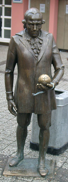 Een standbeeld van Lichtenberg, in Göttingen, werd hem onderwezen.