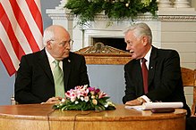 Valdas Adamkus, oud-president en VS-vicepresident Dick Cheney in Vilnius  