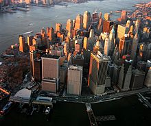 New York City användes som grund för Unova. Castelia City har höga byggnader och en urban miljö och är regionens "centrala metropol".  