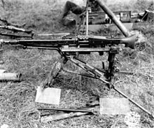 En MG 42 på et stativ.