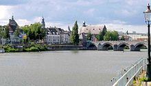 Oude stad Maastricht met uitzicht over de Maas.
