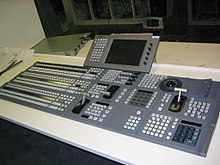 Een vision mixer. Deze werd gebruikt in de begindagen van videobewerking.  