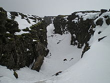 Een kloof die loopt langs de Midden-Atlantische bergkam in IJsland