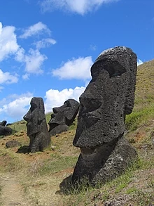 La mayoría de los moais de la Isla de Pascua están tallados en toba basáltica tholeiita  