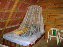 Rede mosquiteira de baixo custo para uma cama