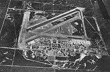 Vista aérea de NAS Los Alamitos a mediados de los años 40.  