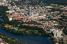 The district of Tullnau to the east with the Wöhrder See lake, the Norikus housing estate and the Business Tower, which is already in the Mögeldorf district.