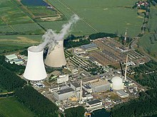 一个有两个反应堆的核电站（菲利普斯堡，德国卡尔斯鲁厄附近）。