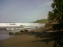 Tropisk strand (El Zonte) nær La Libertad, El Salvador.