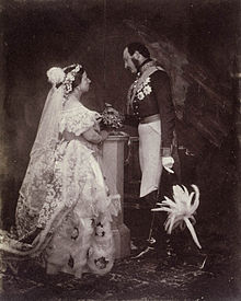 La reine Victoria a été la première à porter une robe de mariée blanche