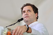 Rahul Gandhi die spreekt met een rally in Karnataka