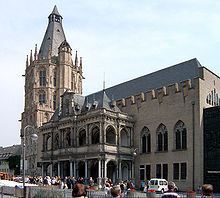 Cologne's Historic City Hall with the representative City Hall Tower, completed in 1414, and the Renaissance arbor, built in the 16th century, which is unique in this form north of the Alps (in October 2004 before the start of the extensive archaeological excavations on the City Hall forecourt).