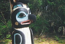 Totemový sloup v parku v Sitce  