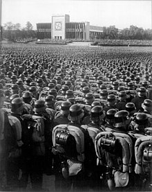Mass marches, as at the Reich Party Congress of the NSDAP in 1935, were a visible expression of Nazi ideology and the idea of the formed state.