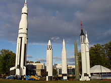 Foguetes históricos no Parque de Foguetes do Espaço Americano e Centro de Foguetes, Huntsville, Alabama.