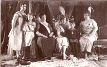 Rukiye Sabiha Sultan's wedding anniversary in 1920, from left to right: Fatma Ulviye Sultan, Ayşe Hatice Hayriye Dürrüşehvar Sultan, Emine Nazikeda Kadınefendi, Rukiye Sabiha Sultan, Mehmed Ertuğrul Efendi, Şehsuvar Hanımefendi.