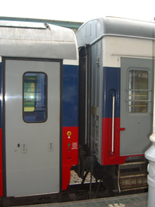 Coupling of a RIC and a long-haul car in Moscow Belorusskaya