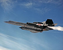 LASRE na vrchu lietadla SR-71 Blackbird.