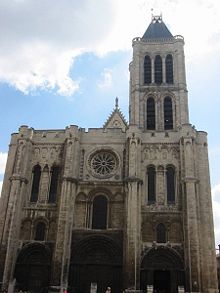 Façade de la basilique Saint-Denis (en juillet 2002)