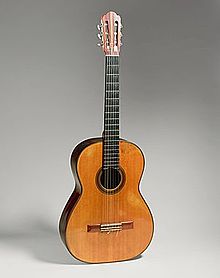 Hermann Hauser的吉他，1937年，慕尼黑。安德烈斯-塞戈维亚1937年至1962年的音乐会吉他。Emilita Segovia, Marquesa of Salobreña的礼物，1986年，现藏于大都会艺术博物馆。