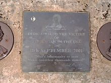 Pamětní deska z 11. září na děkanském hradě.  